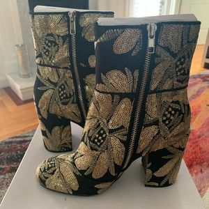 Brand new, still in the wrapper! Steve Madden boot